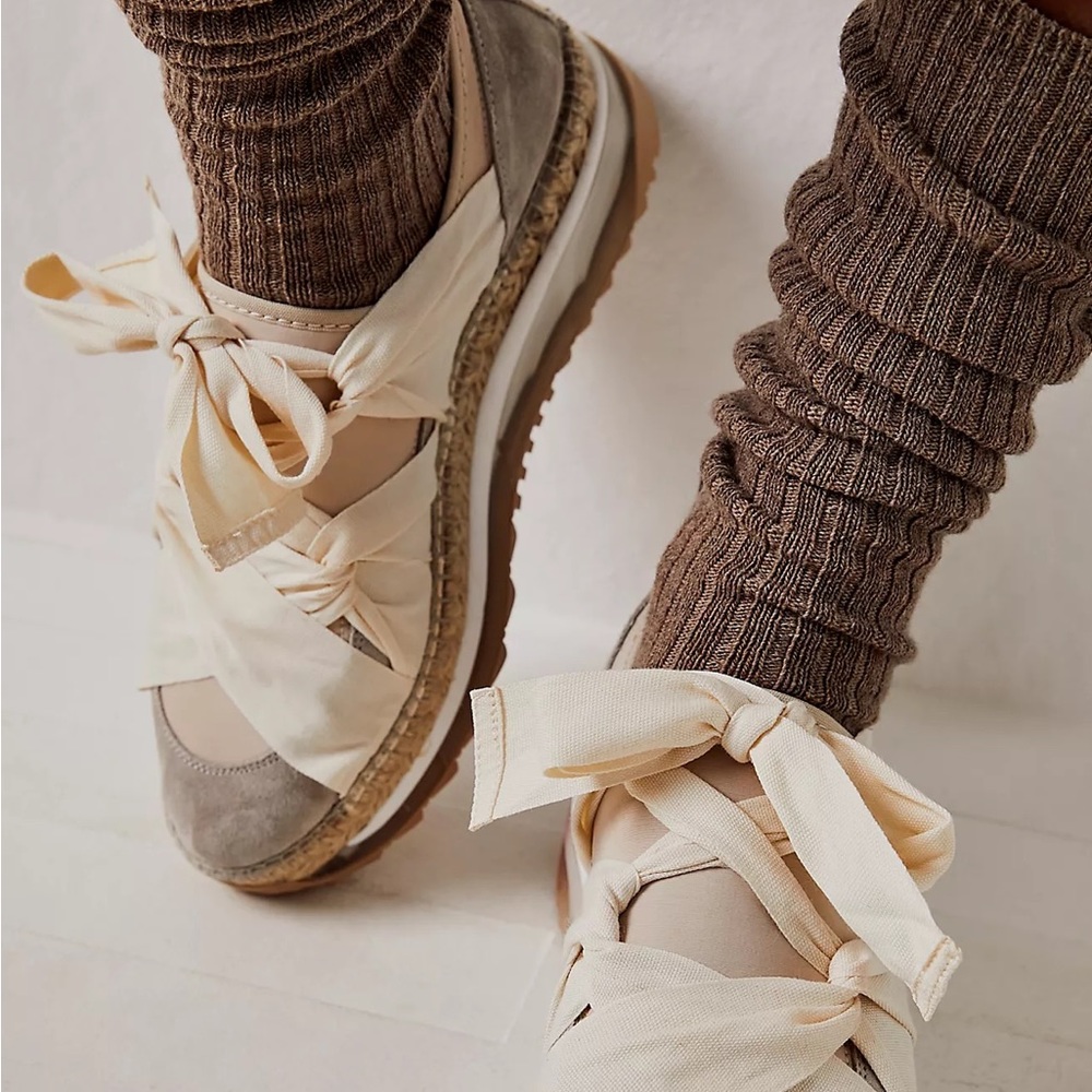 Free People Chapmin sneakers size 9